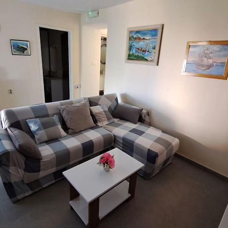 Apartments Damjan Brist Exterior foto