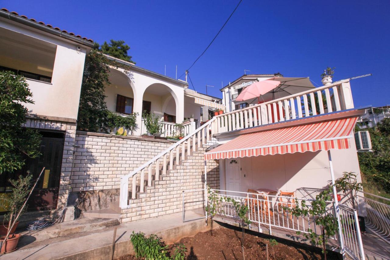 Apartments Damjan Brist Exterior foto
